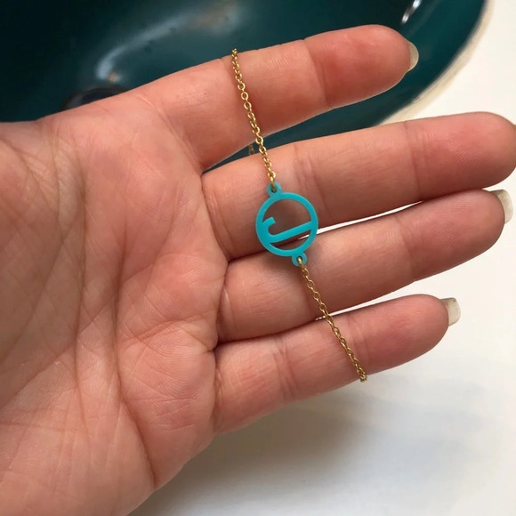 “J” INITIAL CHAIN BRACELET - Picture 1 of 3